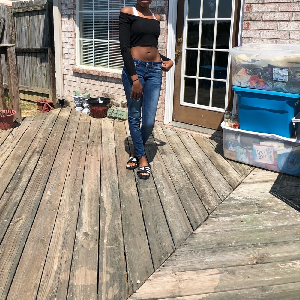 black crop top.